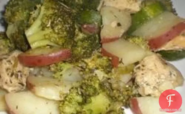 Frango com legumes e molho de ervas