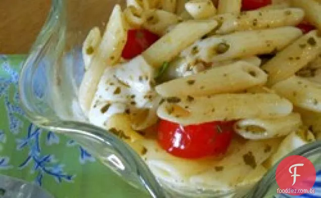 Pesto Pasta Caprese Salada