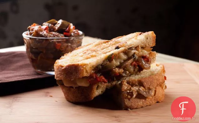 Apimentado Caponata Panini ... um Guest Post de Michael Natkin de Herbivoracious