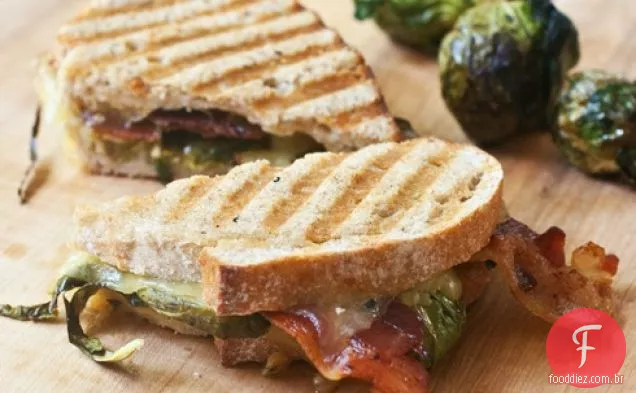 Couves de Bruxelas, Bacon e Cheddar defumado Panini ... e Minha Viagem Ao Tillamook!