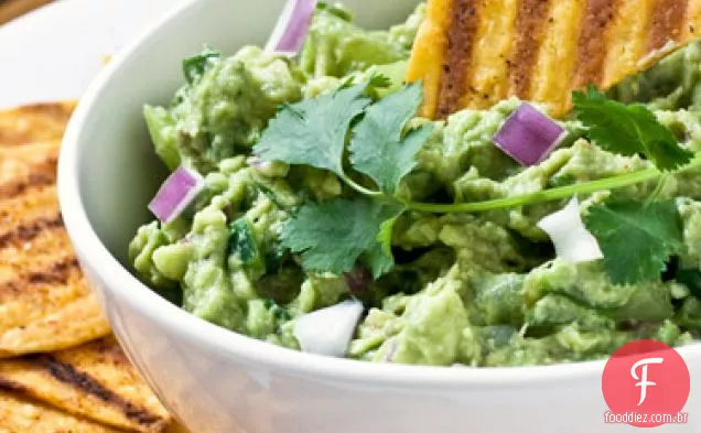 Tortilhas grelhadas com Tomatillo Guacamole grelhado