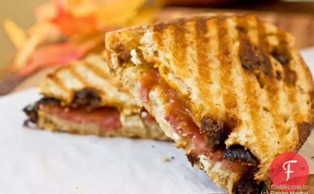 Manteiga de abóbora, Sopressata e queijo de cabra Panini