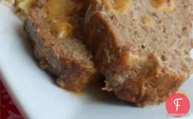 Bolo de carne com molho de creme azedo