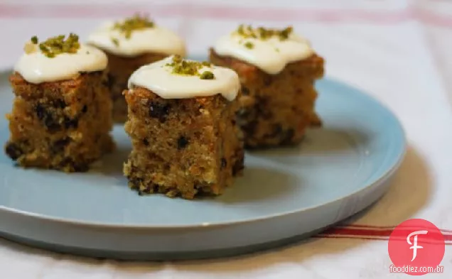 Bolo de cenoura com cobertura de Cream Cheese