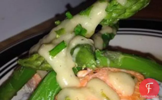 Salmão Assado Com Molho De Vinho Branco