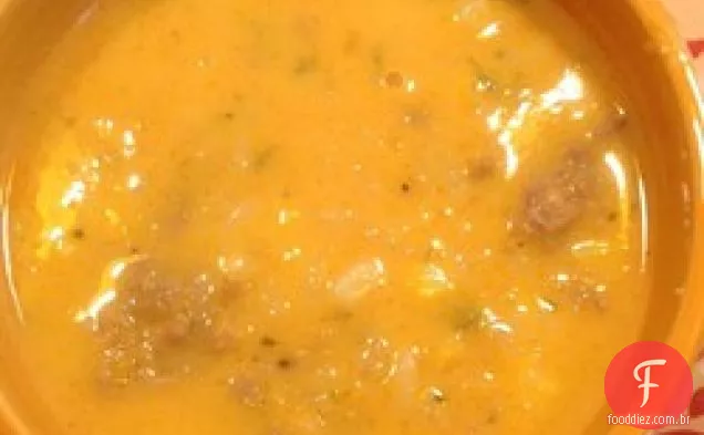Abóbora e sopa de salsicha picante