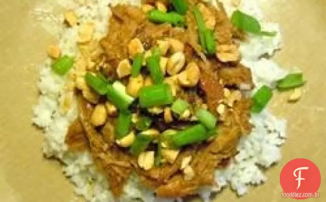 Fogão lento carne de porco tailandesa com arroz
