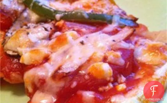 Pizza de abobrinha grelhada com queijo de cabra