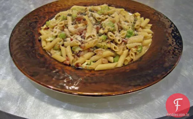 Penne com Pancetta e couve-flor Romanesco