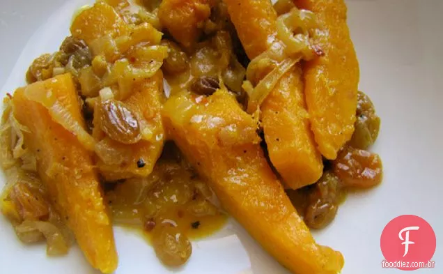 Cidra de maçã-abóbora Kabocha refogada com passas douradas e cebola