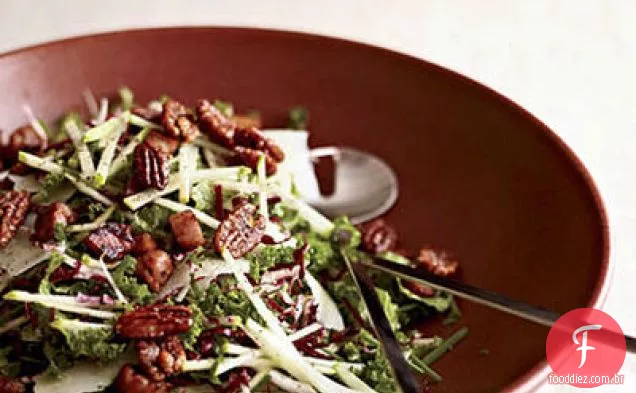 Espaguete com atum e manjericão