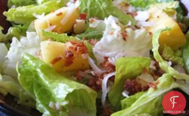 Salada Tropical com vinagrete de abacaxi