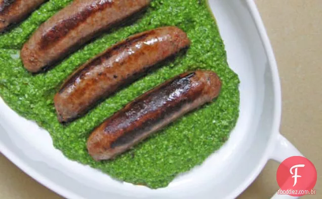 Salsichas grelhadas com Pesto de rúcula