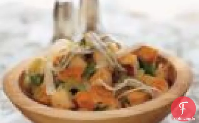 Anchova Branca, Parmesão E Salada De Pão Grelhado