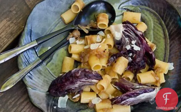 Radicchio refogado e Massa De Cebola Caramelizada