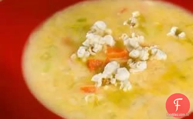 Sopa de queijo de cerveja do nativo de Wisconsin