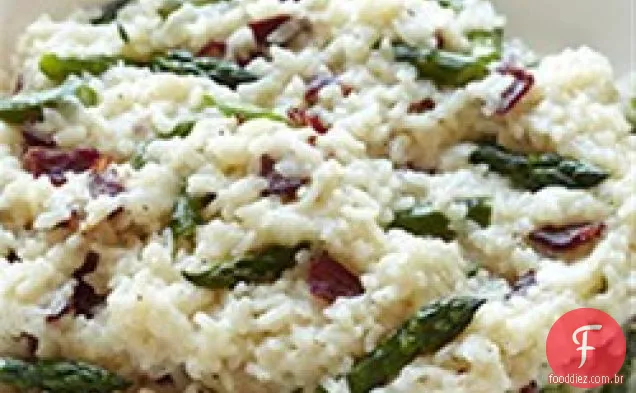 Risoto com aspargos e bacon de bisonte