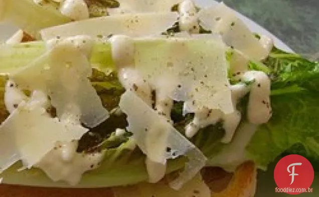 Faca e garfo grelhados salada Caesar