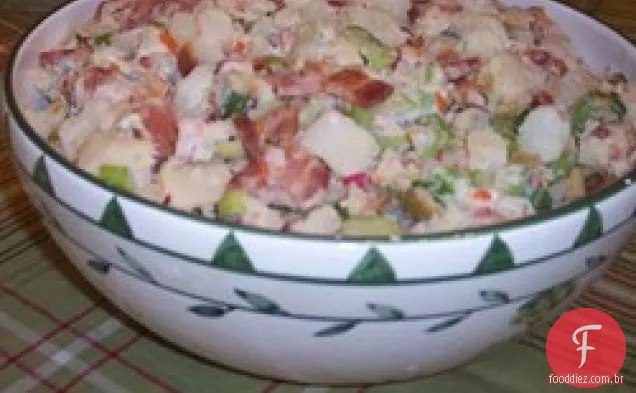 Salada de batata com Bacon, azeitonas e rabanetes