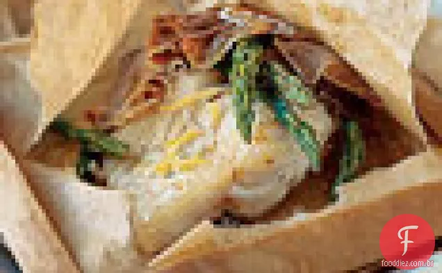 Filé de Bacalhau com aspargos e Prosciutto