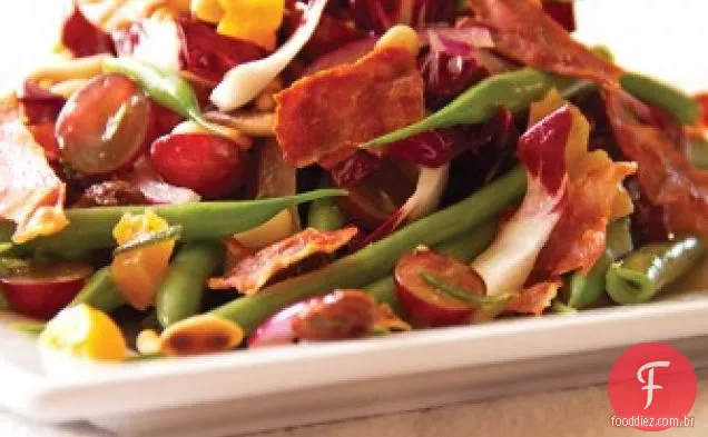 Salada siciliana com frutas secas e alecrim frito