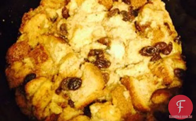 Pudim de pão no fogão lento