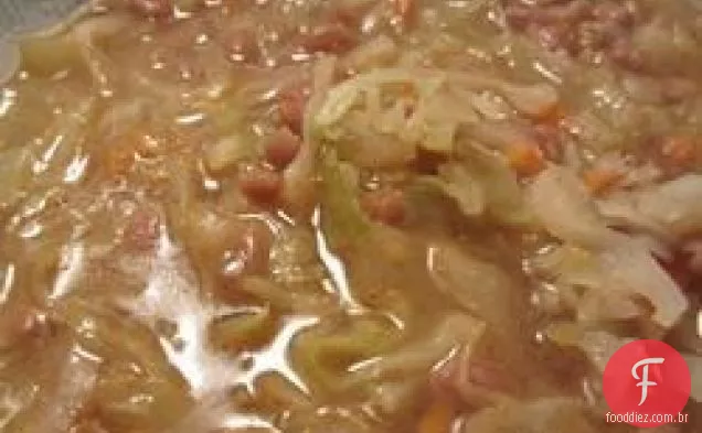 Repolho, batata e sopa de feijão assada