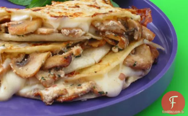 Quesadillas recheadas com cogumelos e queijo de cabra