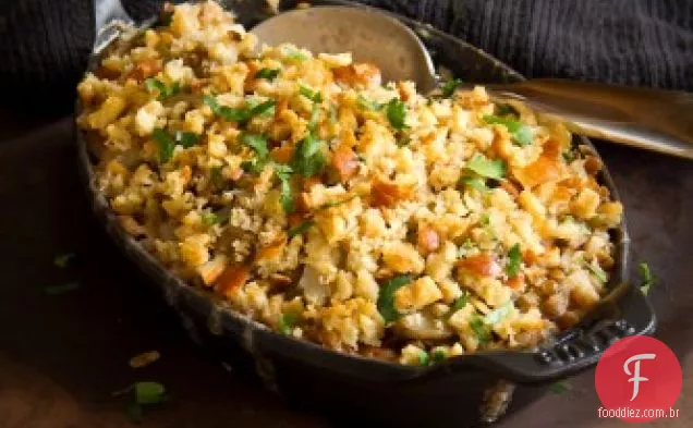 Gratinado Sunchoke com Jarlsberg, lentilhas e nozes pretas