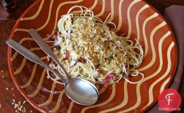 Espaguete com Ricota e Radicchio