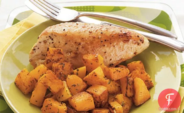 Peitos de frango assados e abóbora com molho de vinho Herbed