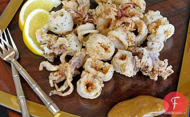 Calamari frito com molho cítrico Chipotle