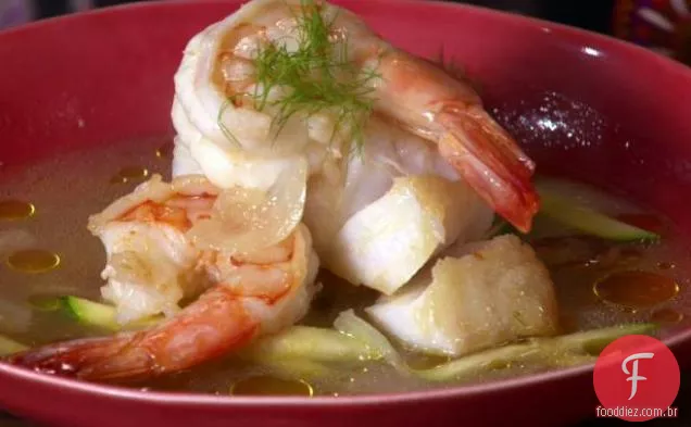 Bacalhau e camarão em Erva-doce e caldo de vinho branco