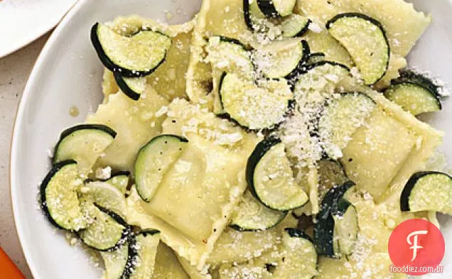Ravioli com Abobrinha refogada