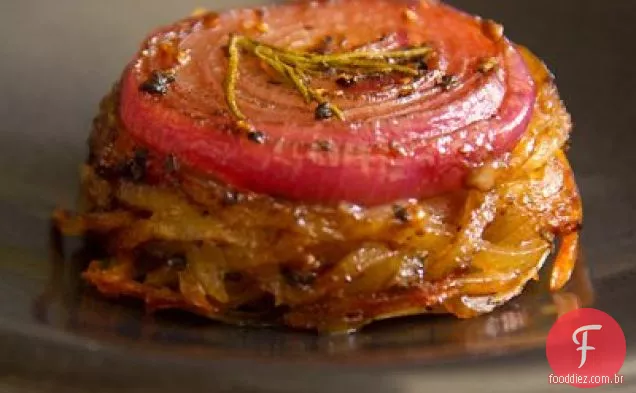 Bolos de batata e Rutabaga com cobertura de cebola (bolos Neeps e Tattie)