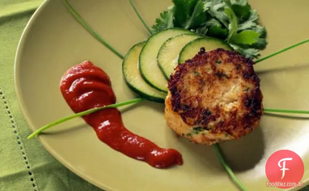 Crabcakes simples e simples com molho de Cocktail perfumado Laranja
