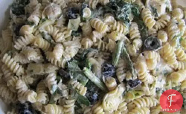 Salada De Macarrão Com Espargos De Alcachofra