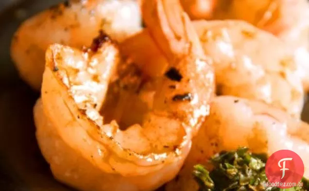Camarão grelhado com Salsa Verde