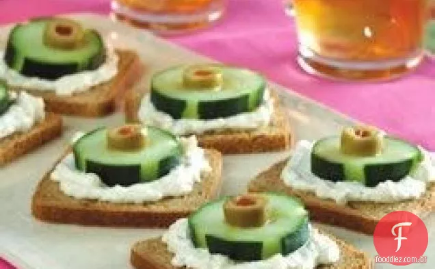 Aperitivos de pepino e azeitona