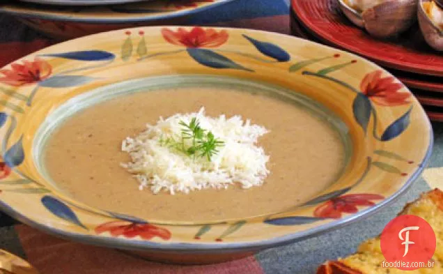 Sopa de pão de alho com amêijoas