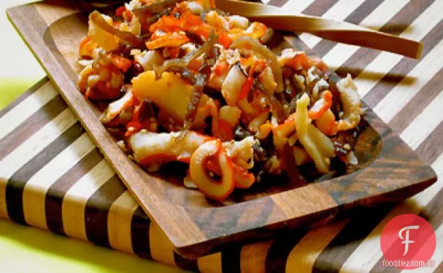 Salada de lula picante com Shiitake, gergelim e limão
