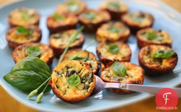Abobrinha Crustless e mini-quiches de manjericão