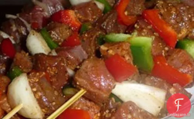 Incrível carne picante Kabobs ou varas de vodu haitiano