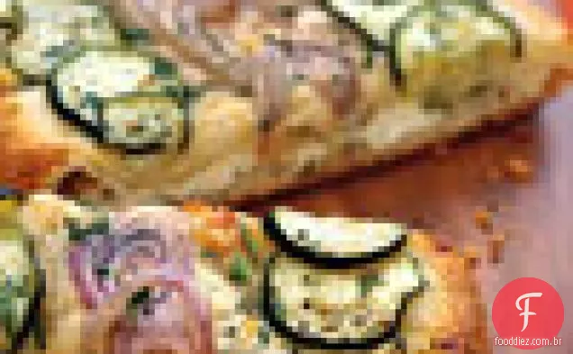 Abobrinha De Queijo E Pão Achatado De Cebola Roxa