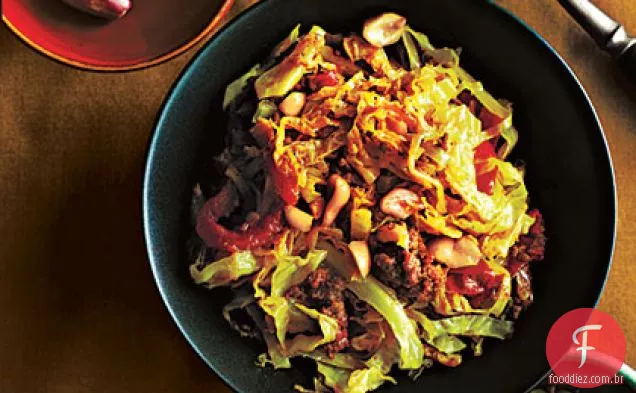 Repolho cozido com carne, estilo Shan