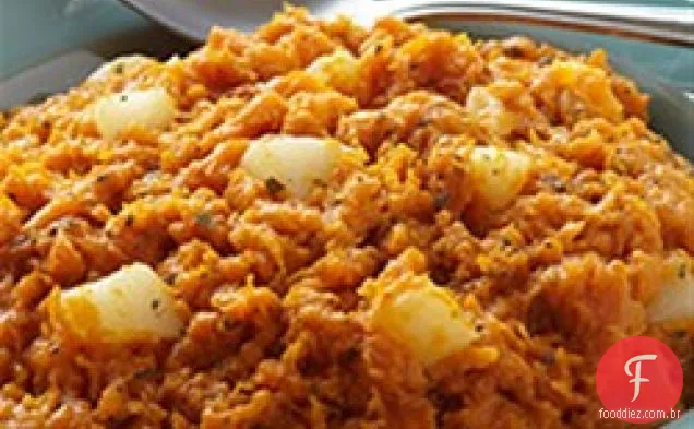 Purê de batata doce com pêra, sálvia e manteiga dourada