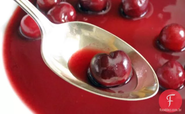 Sopa de cereja fresca com hortelã fresca (Soupe de Cerises Ã la Menthe)