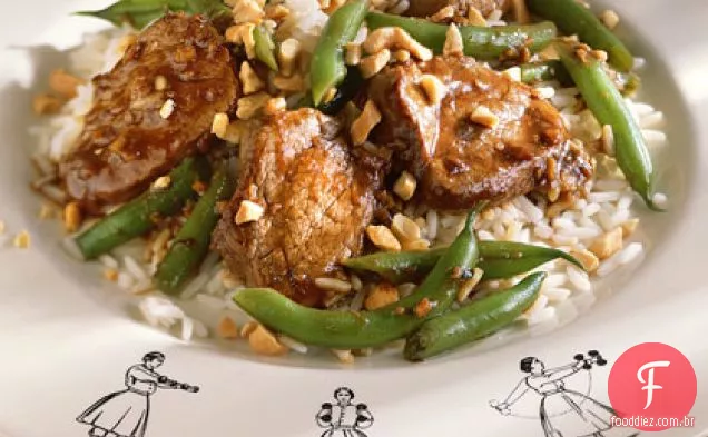 Carne de porco, caju e feijão verde