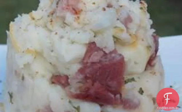 Purê de batatas com presunto em cubos