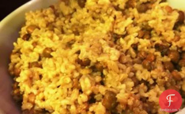 Arroz de coco fácil e ervilhas de Olhos Pretos